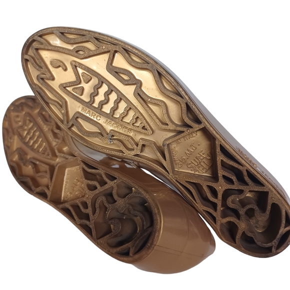 MARC JACOBS Gold Surf Jelly Perforated Polka Dot Closed Toe Sandals 35 (5) - Picture 7 of 11